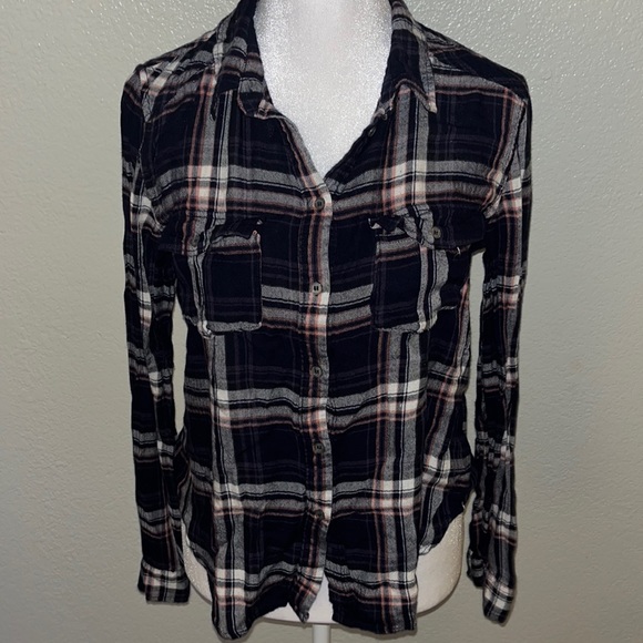 Paige flannel size medium - Picture 2 of 4